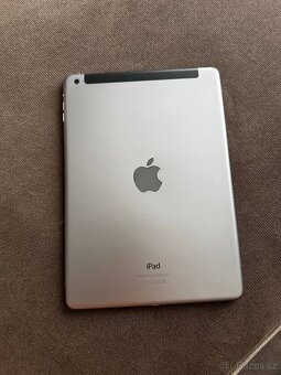 Apple iPad Air 4 (2020) – 64 GB – Wi-Fi + Cellular - 3