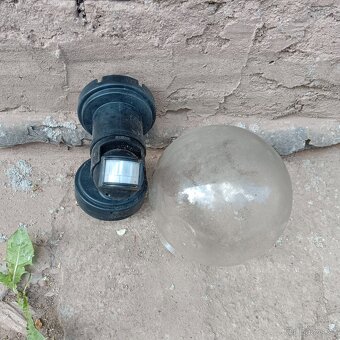 Venkovní lampa s pohybovým čidlem - 3