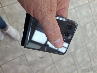 Motorola Razr 40 Ultra 5G 256GB - 3