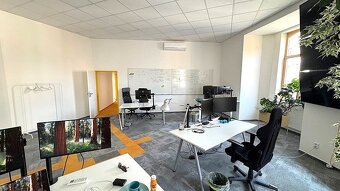 Pronájem kancelářského celku 134m2 v centru města - 3