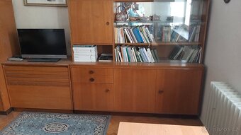 Skříně a knihovna za odvoz - 3