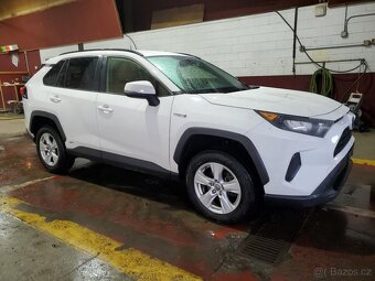 2020 Toyota Rav4 LE 2.5 AWD Hybrid - 3