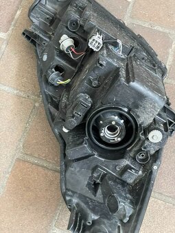 originál predné ľavé LED svetlo - toyota Yaris Y20 - 3