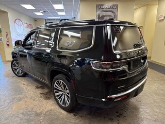 Jeep Grand Wagoneer Series III 2022 - 3