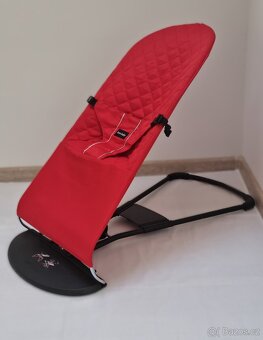 Použitá lehátka Babybjörn, potahy a hračky - 3