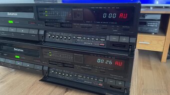 2x videorekordér SONY SL-HF100 Betamax Hi-Fi Stereo - 3