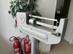 Osobní váha kovová historická - 3