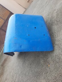 Prodám pravy zadní blatník na zetor 2011-2511 - 3