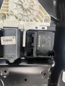 Komplet PP výplň dveří Passat B6 (repro, stahovačka,..) - 3