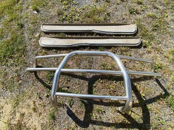 SSANGYONG MUSSO - PŘEDNÍ OCHRANNÝ RÁM A NÁŠLAPY COBRA - 3