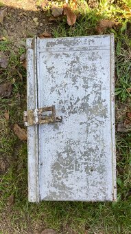 Stará vojenská plechová bedna - 3