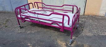 Elektrický polohovací postel - boční zábrany - 3