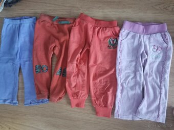 Kalhoty kraťasy tepláky 98 - 104 velikost 2-3 roky - 3