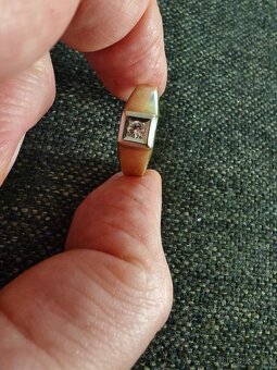 Pánský zlatý prsten s drahým kamenem - 3