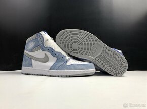 Nike Air Jordan 1 Hyper Royal - 3