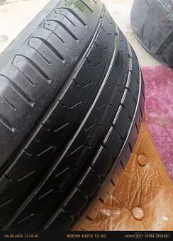 Pirelli Carrier 205/55 R16 91H na stříbrném litým disku - 3