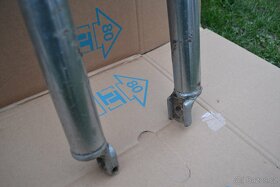 JAWA 350/634 Přední vidlice s oběma brýlemi. - 3