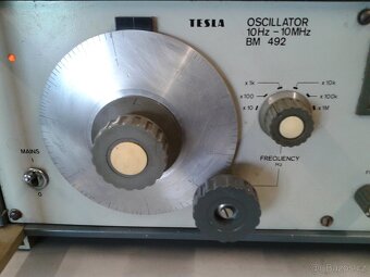 Generátor TESLA BM492 - 3