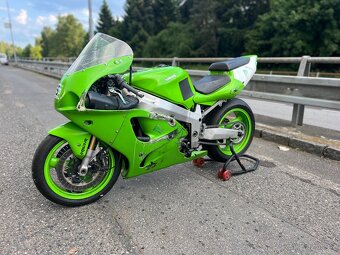 Kawasaki zx7r - 3