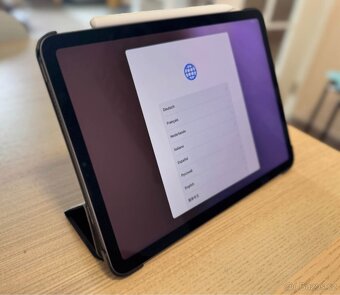 Jako nový Apple iPad Air (2022) 64 GB - 3
