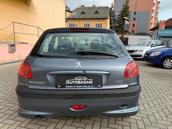 Peugeot 206 1.4 i - Málo najeto - 3