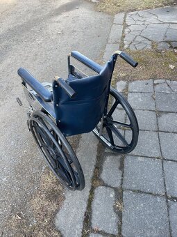 Kompenzační pomůcky - invalidní vozík, chodítko - 3