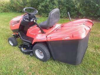 ZAHRADNÍ TRAKTOR 20 HP DVOUVÁLEC - 3