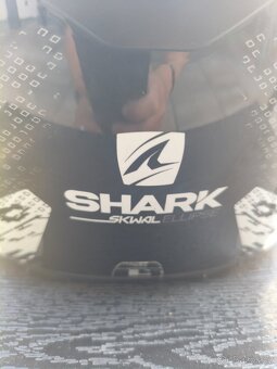 Prodám helmu SHARK Skwal Ellipse velikost L - 3