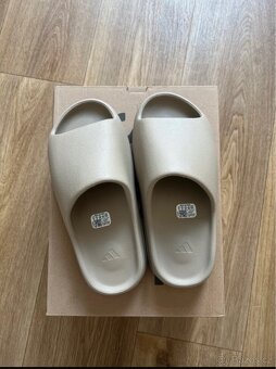 Yeezy slides pure 42 - 3