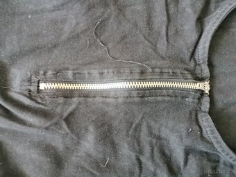 Černé přiléhavé triko s 3/4 rukávem - 3