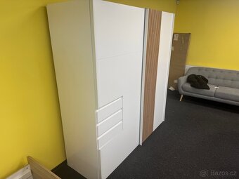 Šatní skříň - 3