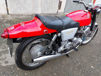 Norton Comando 750 - 3