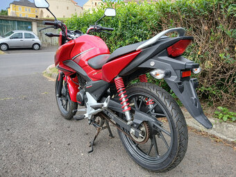 Honda CB 125 F jen 5700Km - 3