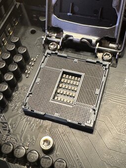 ASUS ROG STRIX Z490-F GAMING - herní základní deska LGA1200 - 3