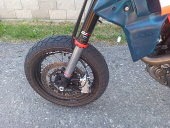 KTM 690 SMC R 2024 - 3