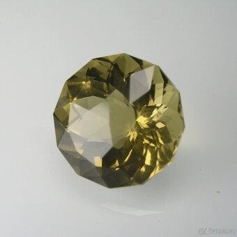 Křemen zbarvený-9,30 ct. - 3