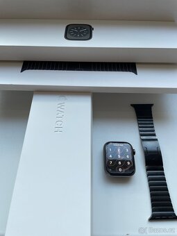 Apple Watch 8 45mm graphite steel s Apple ocelovým řemínkem - 3