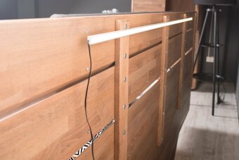 Manželská postel z dubového masivu - 3