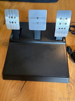 Trustmaster T300 GT edition a Thrustmaster Ferrari SF1000 - 3