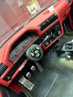 BMW e30 TOP interiér - 3