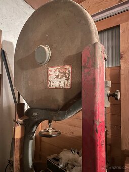 Pásová pila Tos - 3