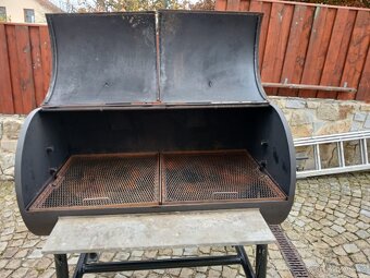 Grill na kýtu, sele, kuřata - 3