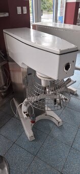 Universální stroj - robot - 3