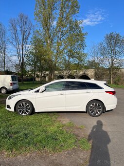 Prodám 2017 Hyundai i40 cw 1.7 crdi 104 kw - 3