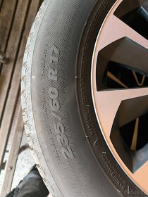235/60R17/102V - 3
