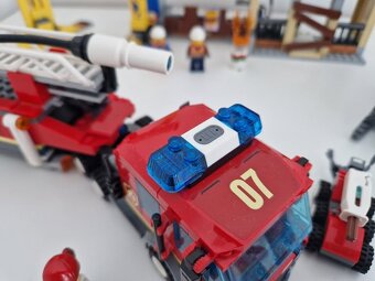 Lego City (60216) Zásah hasičov v centre - 3