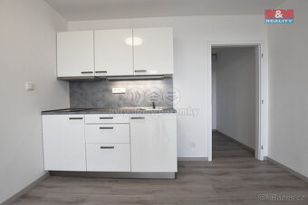 Pronájem bytu 1+kk, 30 m², Hradec Králové, ul. tř.E.Beneše - 3