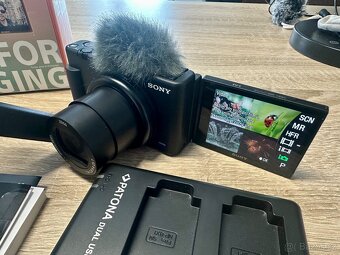Vlogovací kamera Sony ZV-1 s originálním stativem - 3