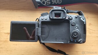 Canon EOS 90D - 3