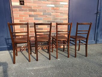 4 židle a stůl - 3